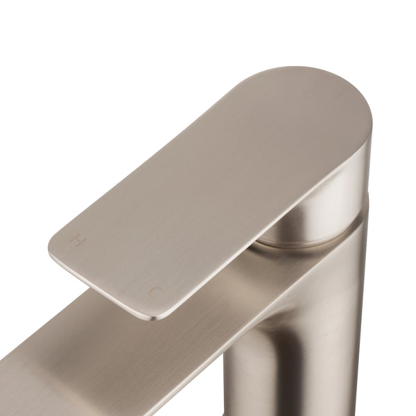 VOG - Short Basin Mixer